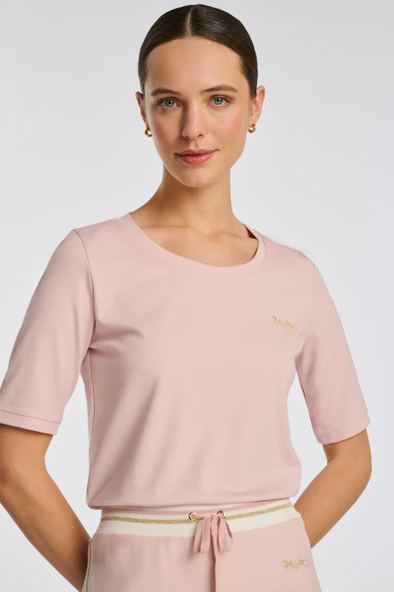 T-shirt logo