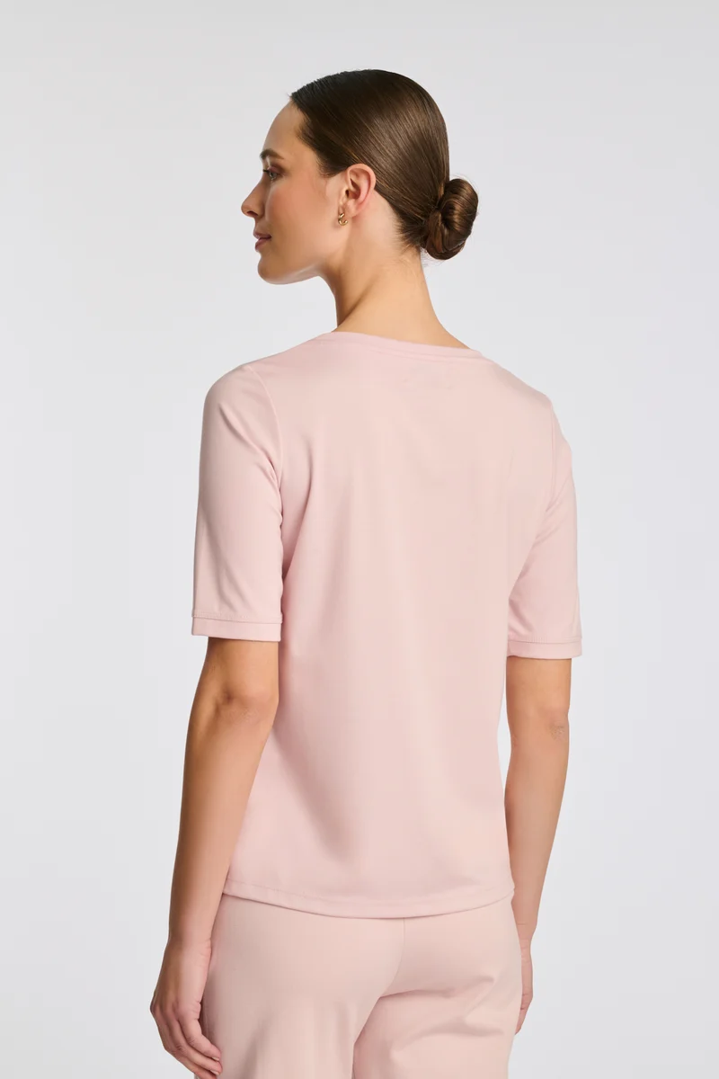 T-shirt logo