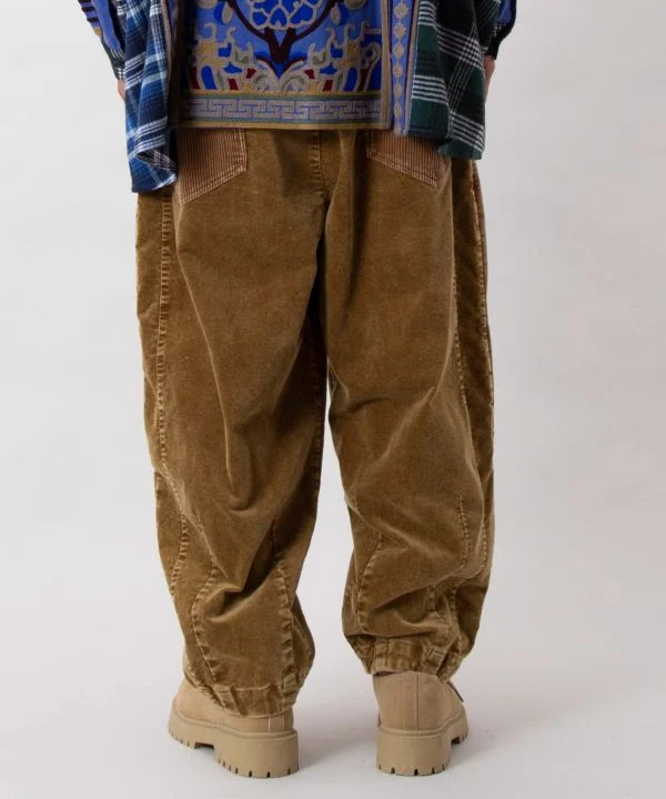 Pantalon en velours côtelé patchwork