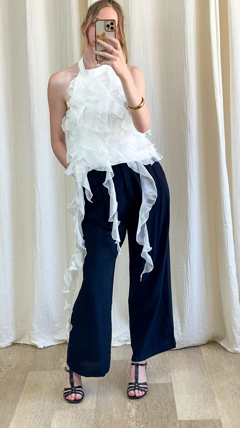 Top Léa - Haut halter blanc à volants cascade dos nu
