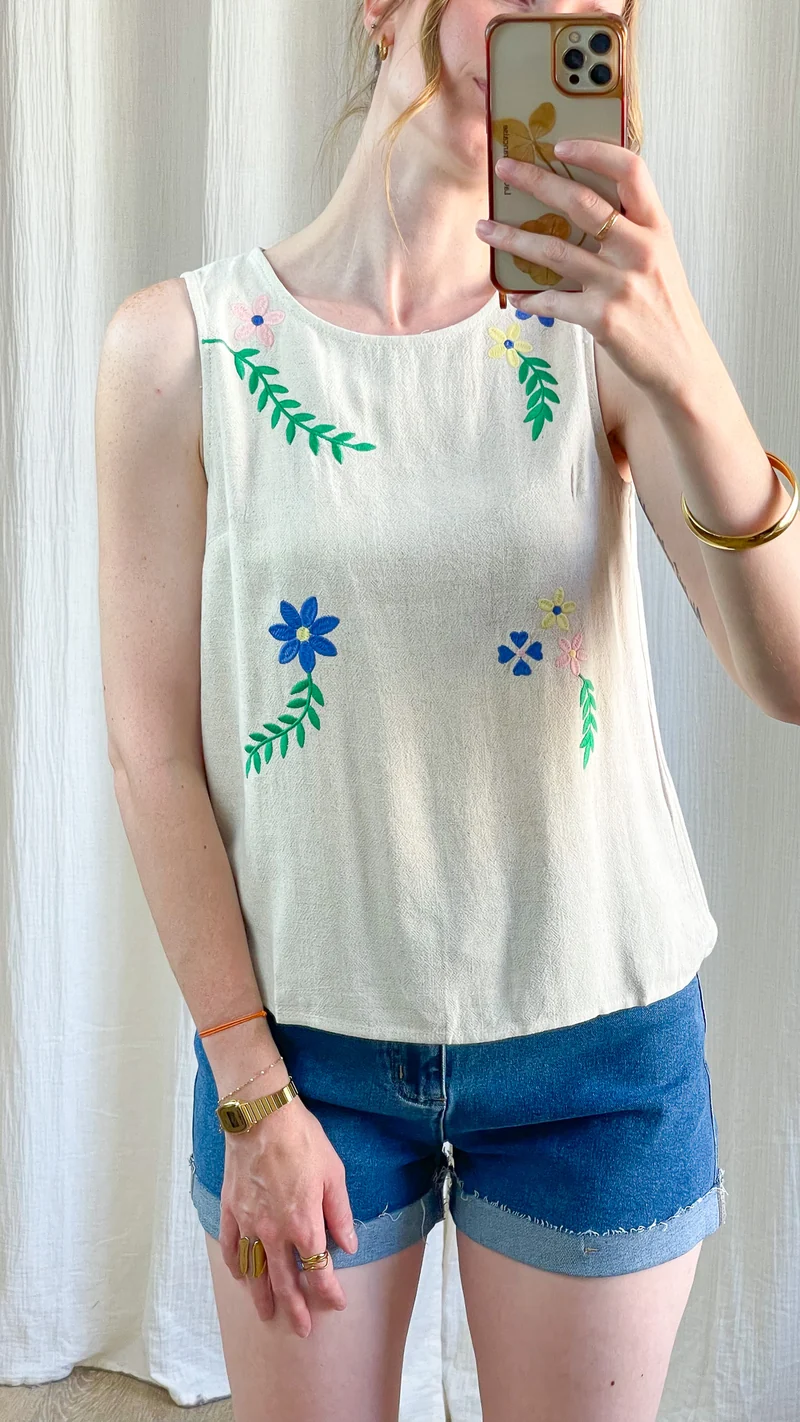 Top Océane - Haut écru sans manches broderie florale