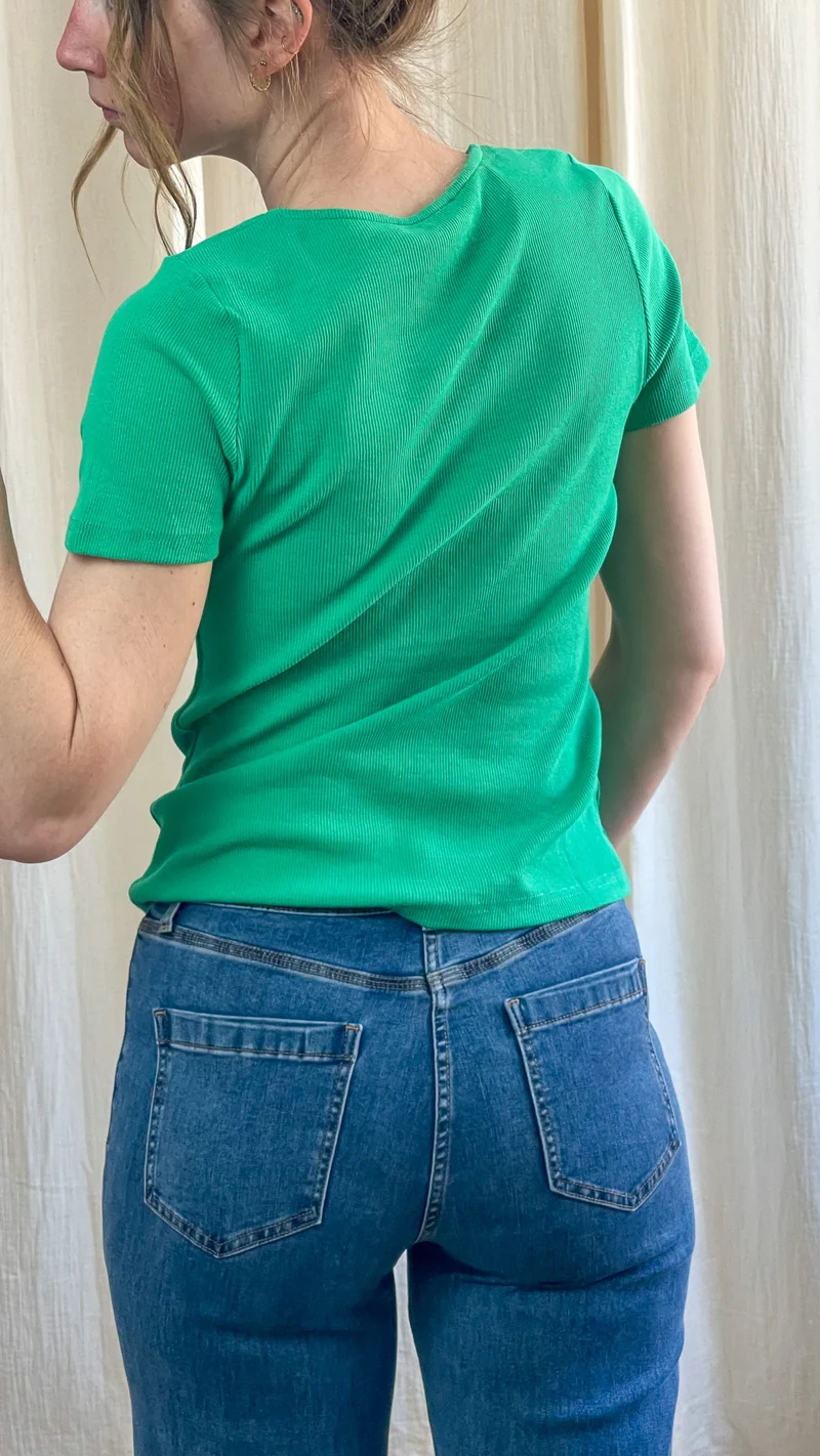 T-shirt côtelé - Top ajusté à boutons dorés manches courtes