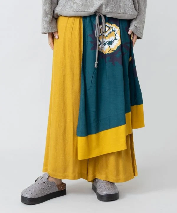 Pantalon asymétrique à fleurs Suzani