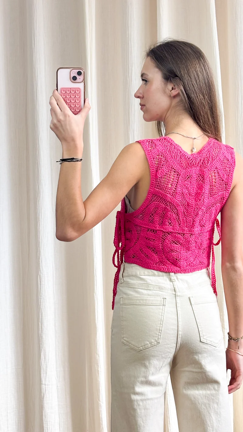 Top Houna – Top crochet rose fuchsia effet cropped