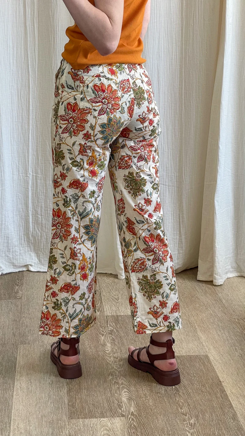 Pantalon fleuri en coton - Coupe large motif floral bohème