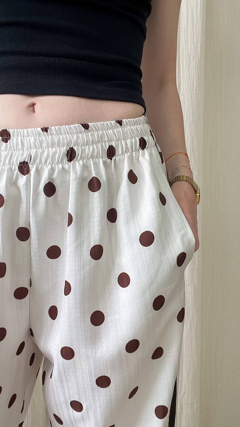 Pantalon Doti - Pantalon large fluide à pois avec bandes latérales