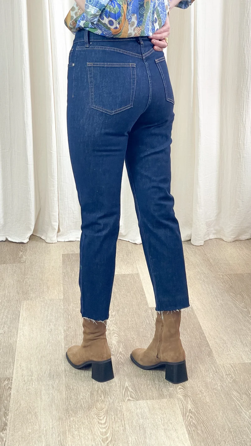 Jean Maryline Oraije - Coupe droite