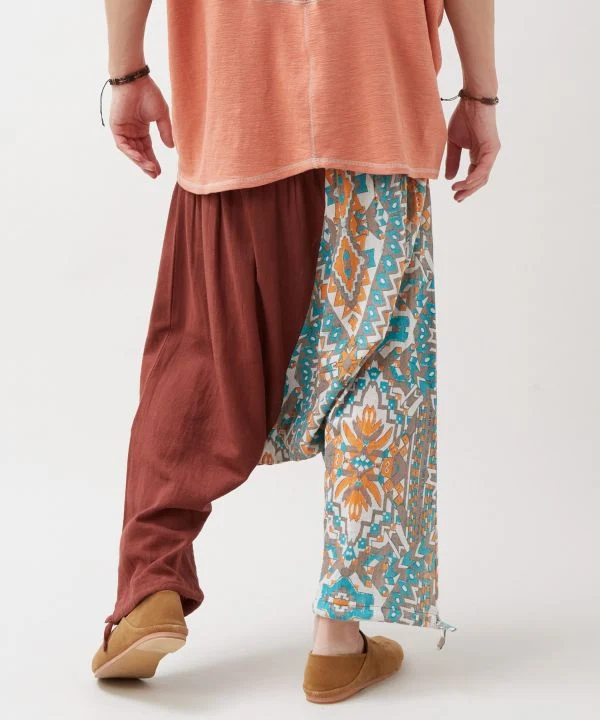 Pantalon harem à motif géométrique