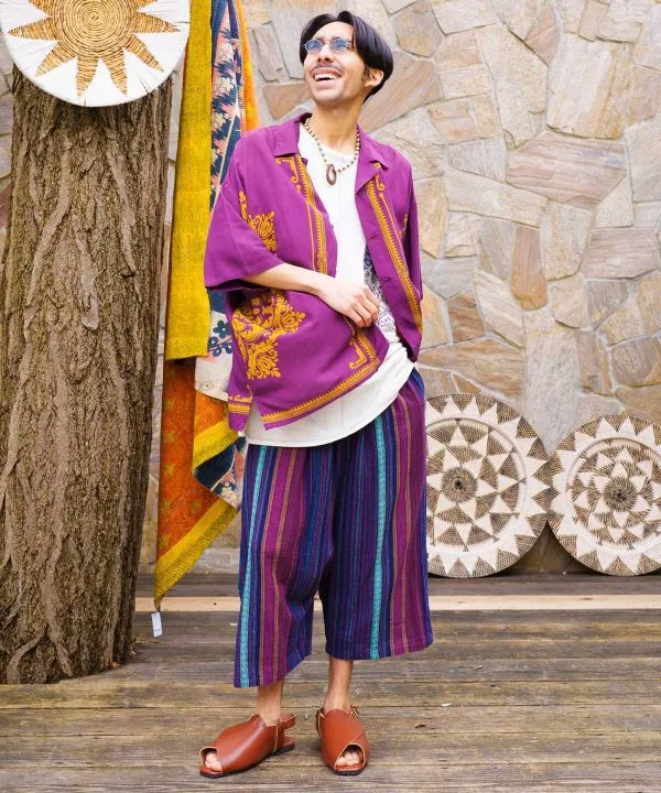 Pantalon harem court en coton aux couleurs de festival