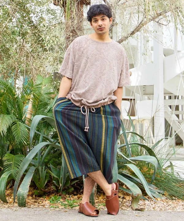Pantalon harem court en coton aux couleurs de festival