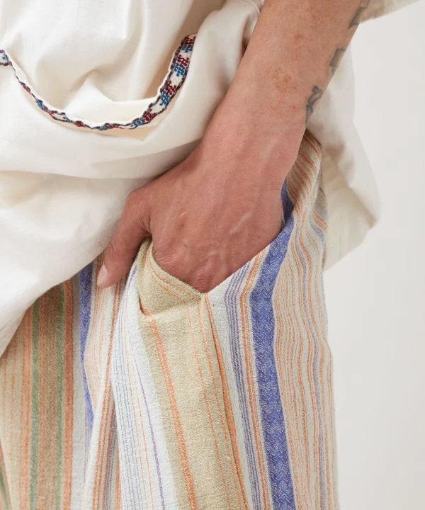 Pantalon harem court en coton aux couleurs de festival