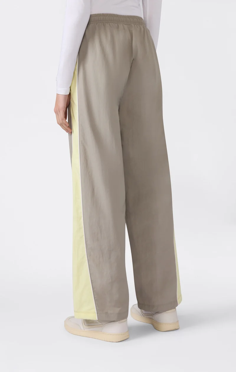 Women’s Straight Hem Lightweight Pants