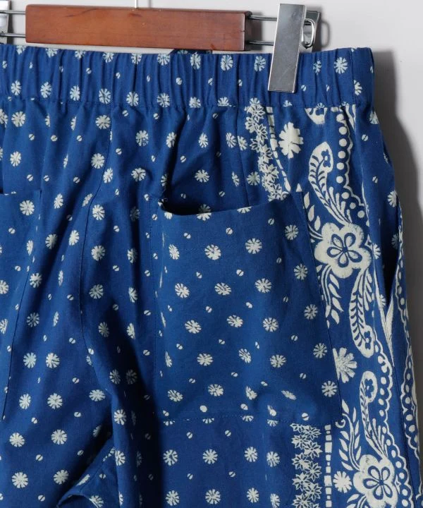 Short imprimé indigo