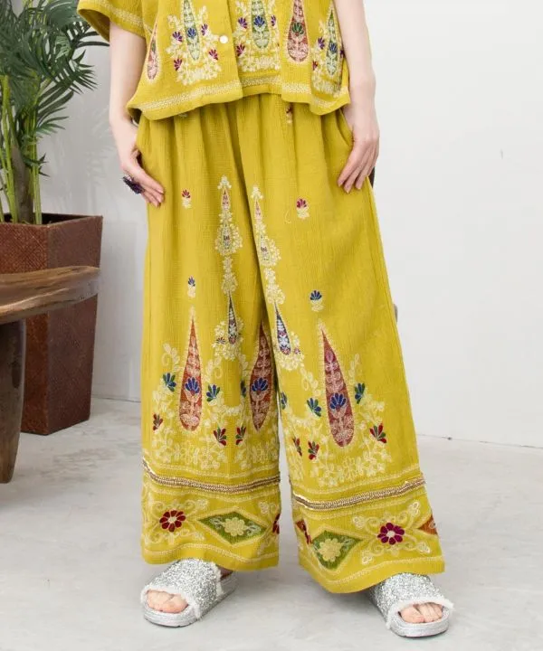 Pantalon droit brodé