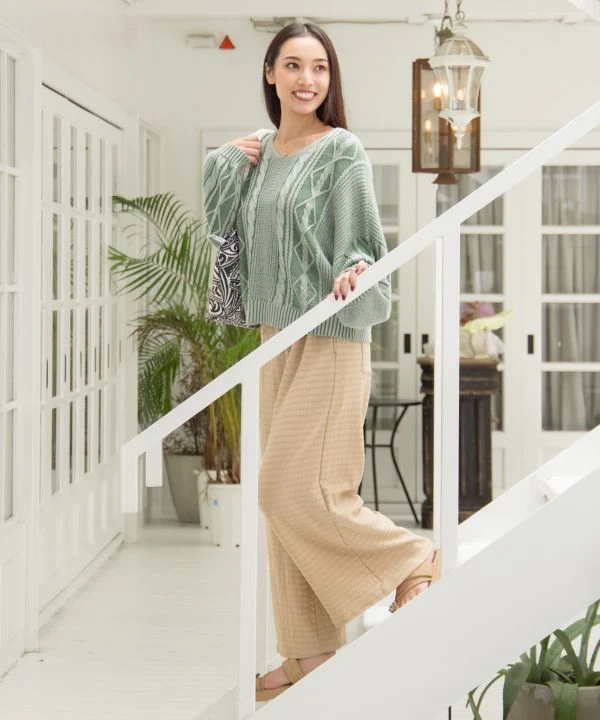 Pantalon en maille stretch évasée décontractée
