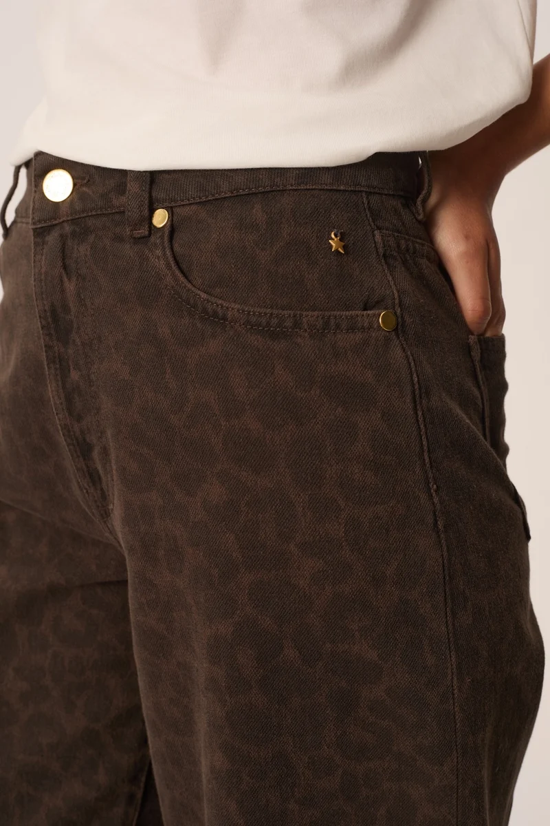 Jean Louela Leo Leopard