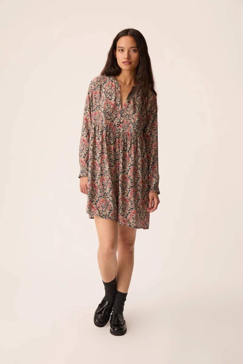 Robe Valorine Taya