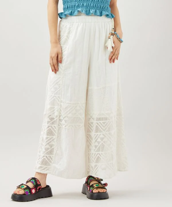 Pantalon large en patchwork de dentelle