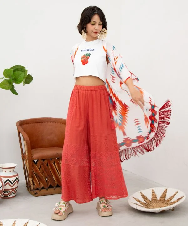 Pantalon large en patchwork de dentelle