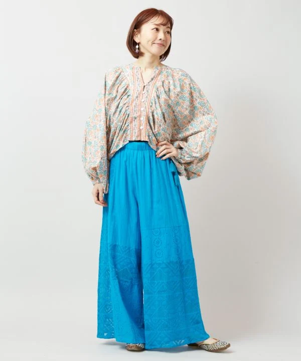 Pantalon large en patchwork de dentelle