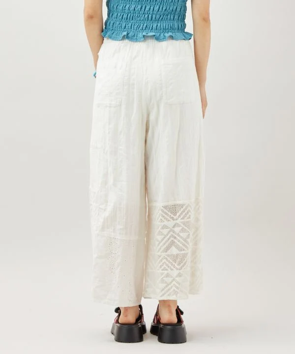 Pantalon large en patchwork de dentelle