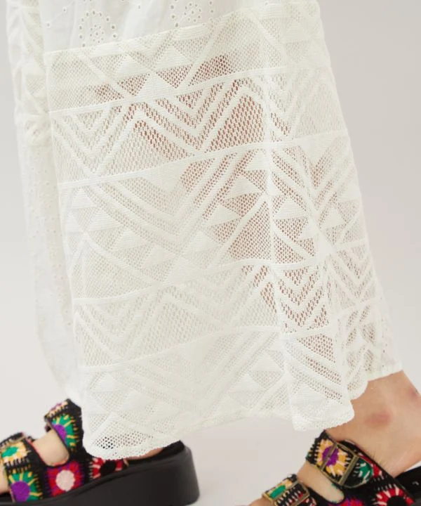 Pantalon large en patchwork de dentelle