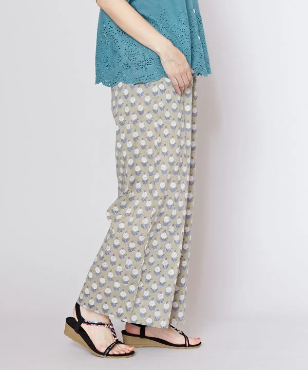 Pantalon droit en coton à imprimé bloc