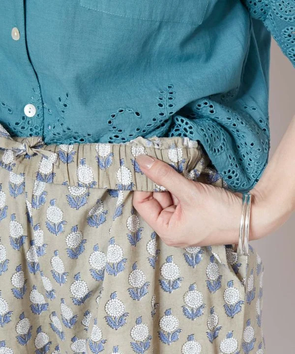 Pantalon droit en coton à imprimé bloc