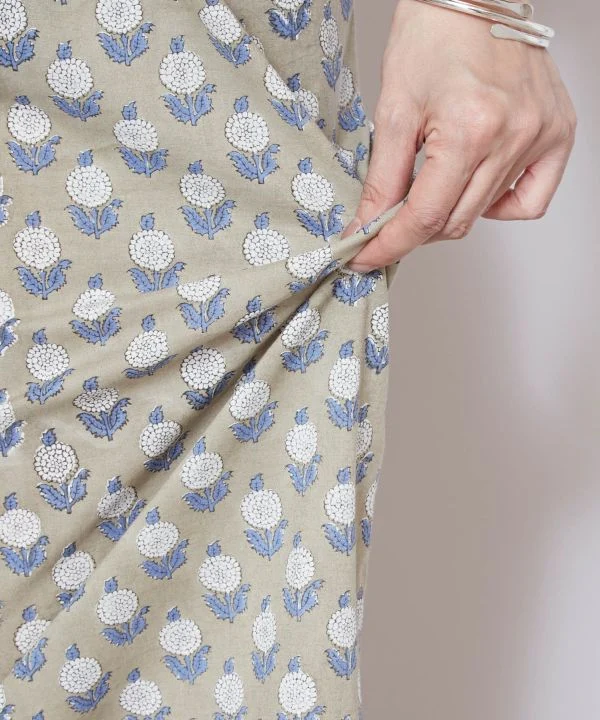 Pantalon droit en coton à imprimé bloc