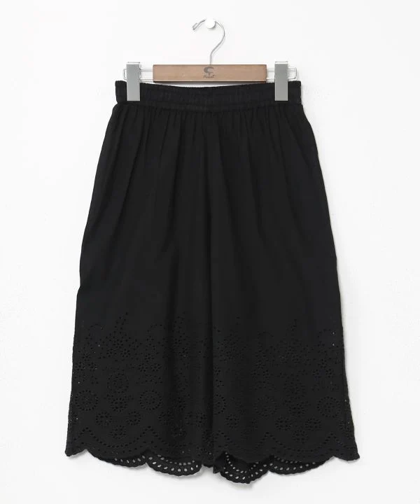 Short brodé Schiffli