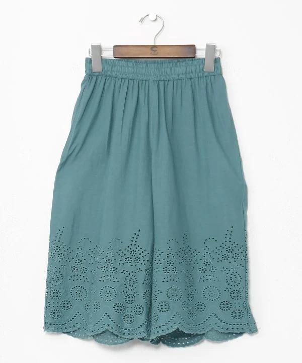 Short brodé Schiffli