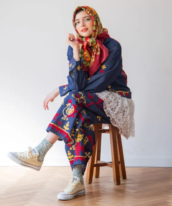 Pantalon ballon en denim brodé audacieux
