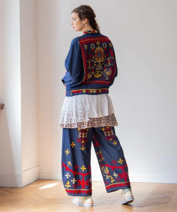 Pantalon ballon en denim brodé audacieux