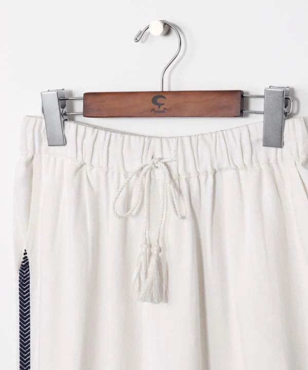 Pantalon droit en coton brodé