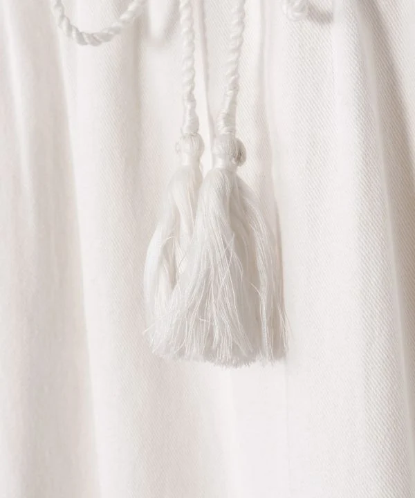 Pantalon droit en coton brodé
