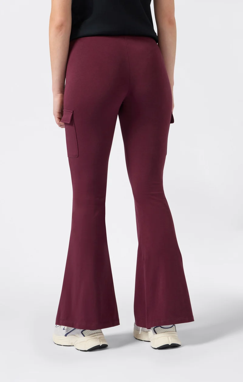 Women’s Flare Cargo Leggings Icons