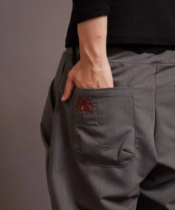 Pantalon MONPE moderne